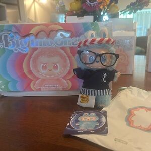 Big Into Energy: Hope Labubu with chef costume.